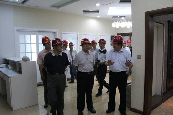 青海省經(jīng)濟(jì)委員會(huì)黨組書記、主任，省國(guó)資委  黨委副書記、副主任吳海昆實(shí)地考察物產(chǎn)集團(tuán)重點(diǎn)項(xiàng)目