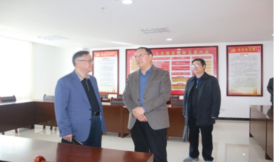 省委常委、省總工會(huì)主席馬吉孝等一行蒞臨青海物產(chǎn)集團(tuán)公司視察，調(diào)研指導(dǎo)道路貨運(yùn)企業(yè)建會(huì)、貨運(yùn)司機(jī)入會(huì)等工作