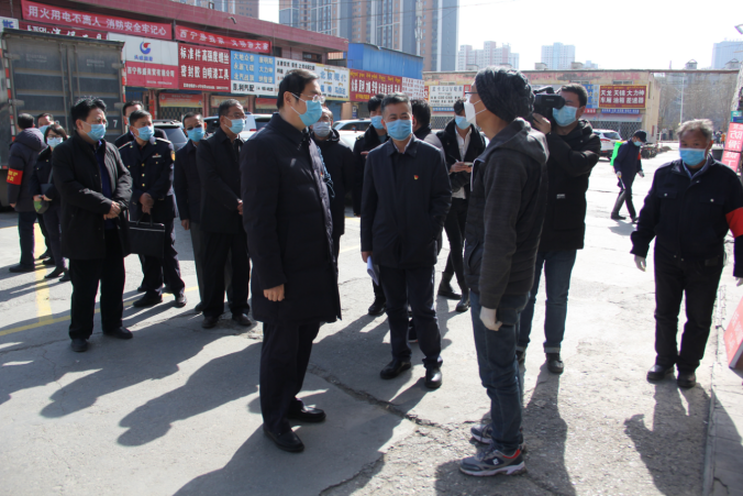 省委常委、西寧市委書記王曉同志赴物產(chǎn)三建汽配市場督導(dǎo)疫情防控暨復(fù)工復(fù)業(yè)工作