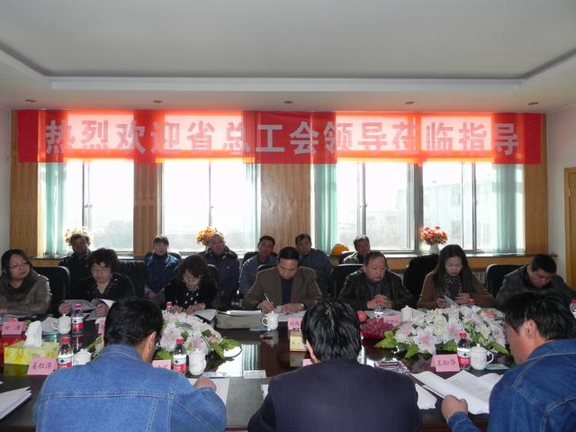 深入車間班組、&ldquo;零距離&rdquo;接觸職工、體驗職工生活、傾聽職工心聲